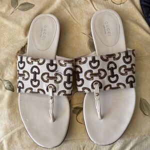 Gucci Cream Leather Thong Sandals with Brown Monogram Canvas Strap